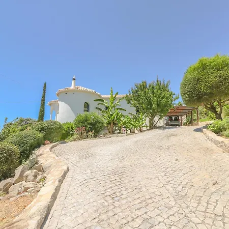 Redonda Villa Loule