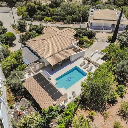 Redonda Villa Loule
