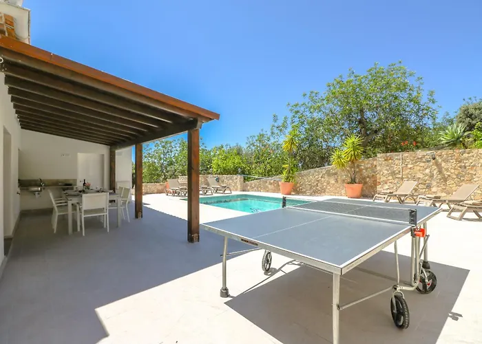 Redonda Villa